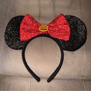 Disney Minnie Glittery Black and Red Bow Halloween Ears Headband NWT